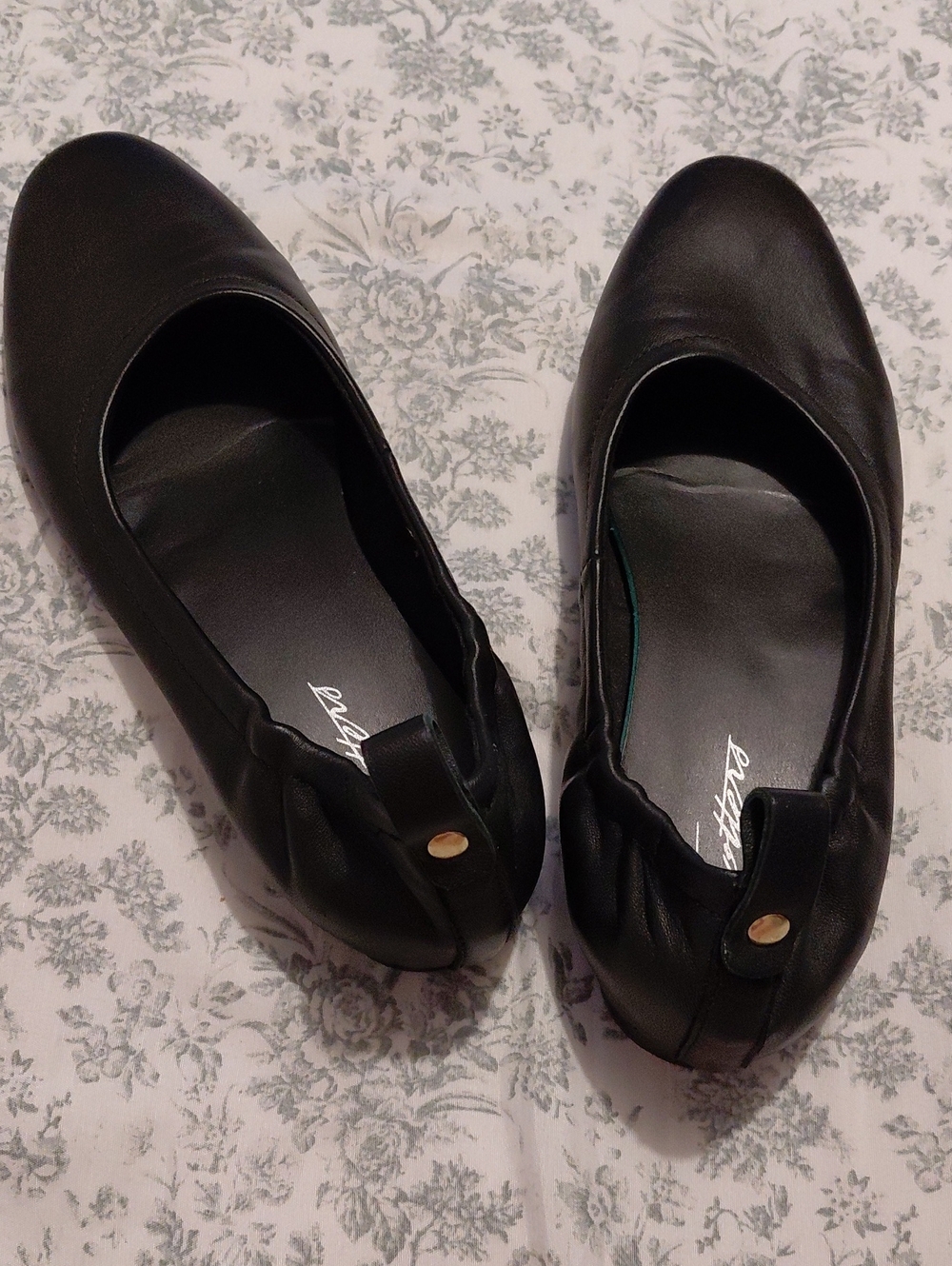 Trotters Black Leather Ballet Flats with Gold Accent